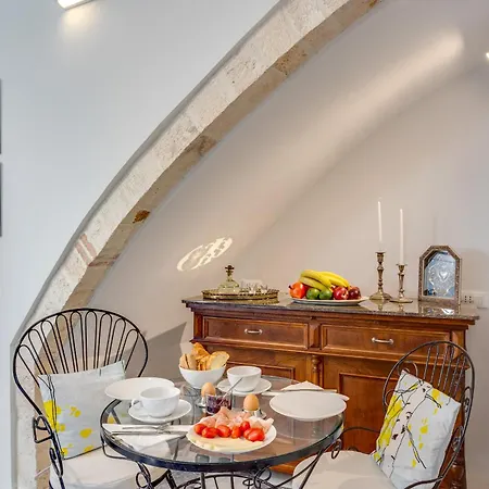 Domicilechania - Venetian خانيا